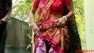 Horny Bangla maid sucking desi black cock