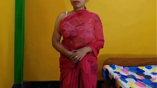 Indian Desi Sexy Bhabhi Fucking her Hairy Pussy In Saare Video